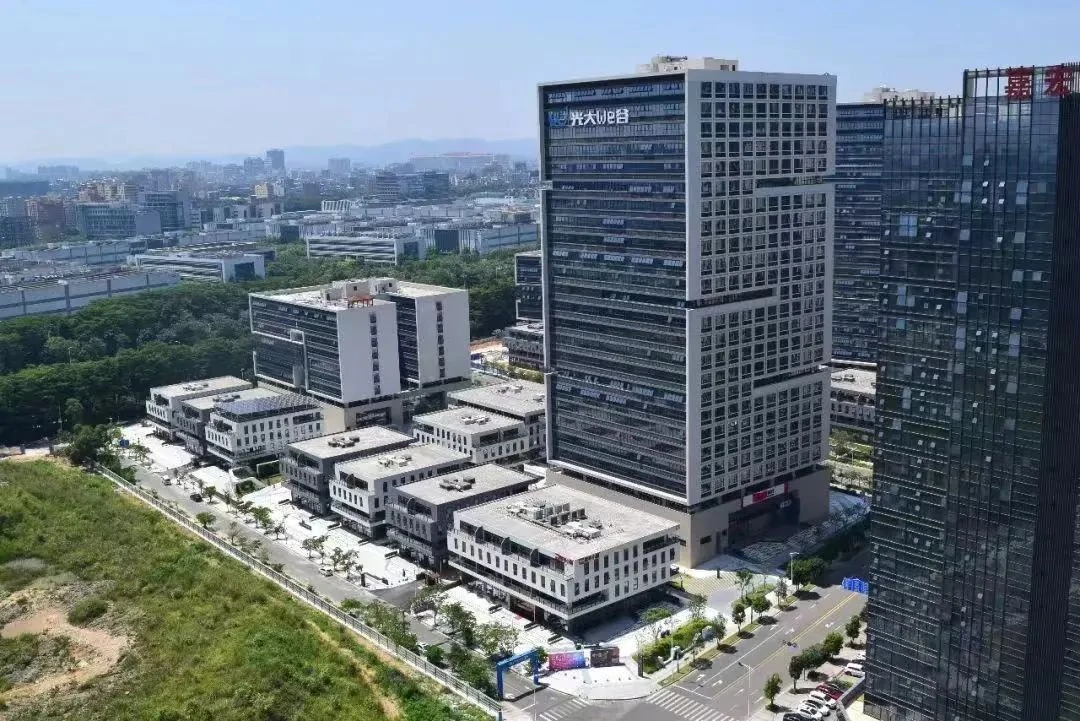 Chairman Zheng Caizhu Was Awarded The Outstanding Entrepreneur Of The Year By The 2021 Guangqi Association